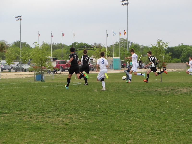 2014/04(April)/Soccer/800x600_2011-04-10 03-51-22-2-Chance.JPG